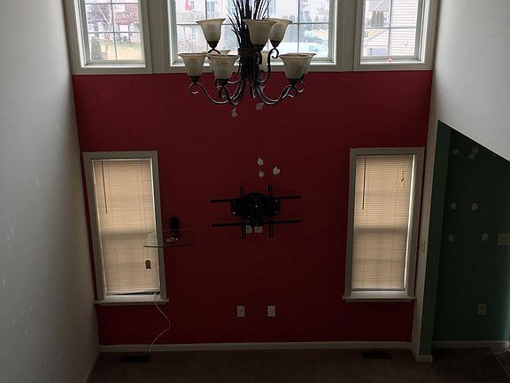 Family room with High ceiling
