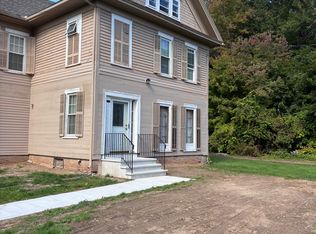 379 E St N, Suffield, CT 06078