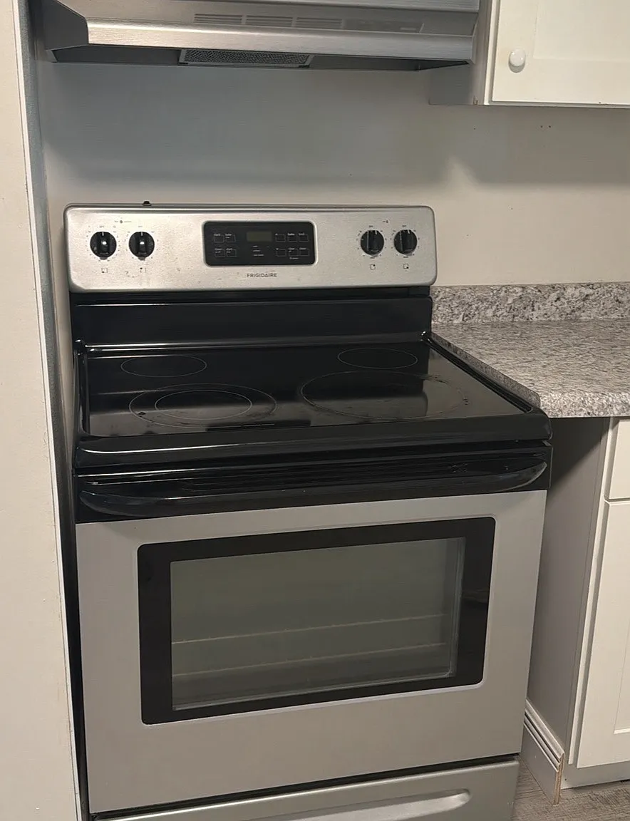 3 bed, 1600 sqft, $1,500 — Photo 2