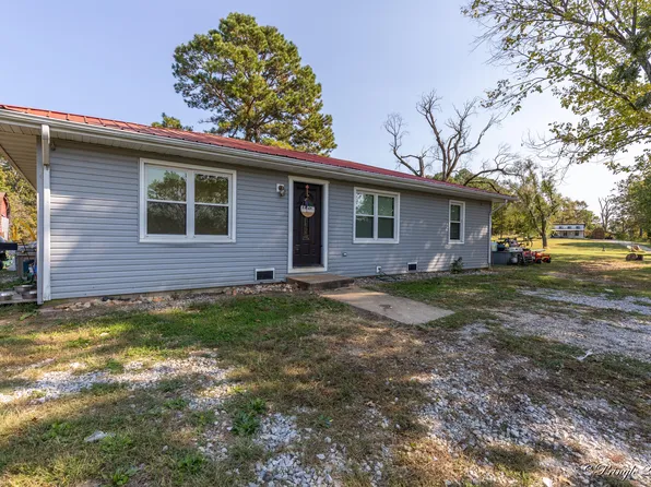 9744 County Road 8270, West Plains, MO 65775