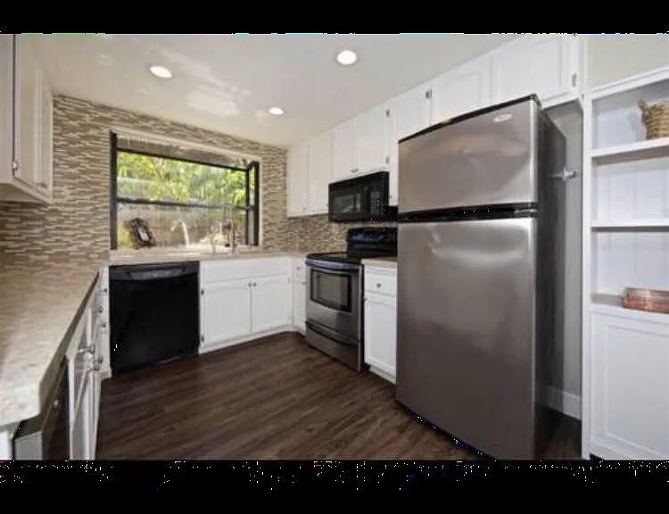 1860 Pacific Beach Dr #1 — Photo 16