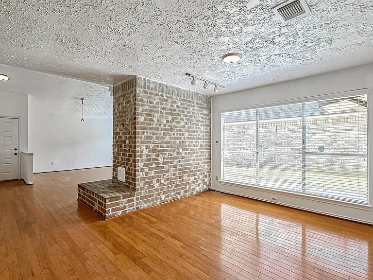 16319 La Luna Dr — Photo 14
