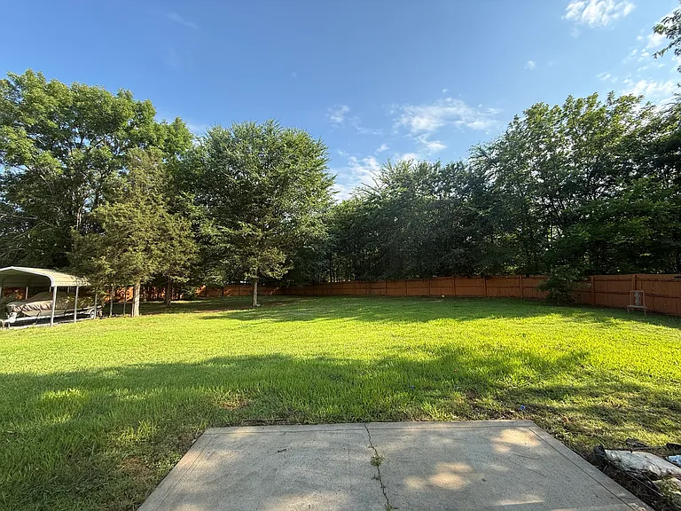 3235 Silver Spur Ct — Photo 2