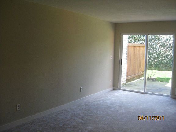 4th image of 10142 NE 137th Pl