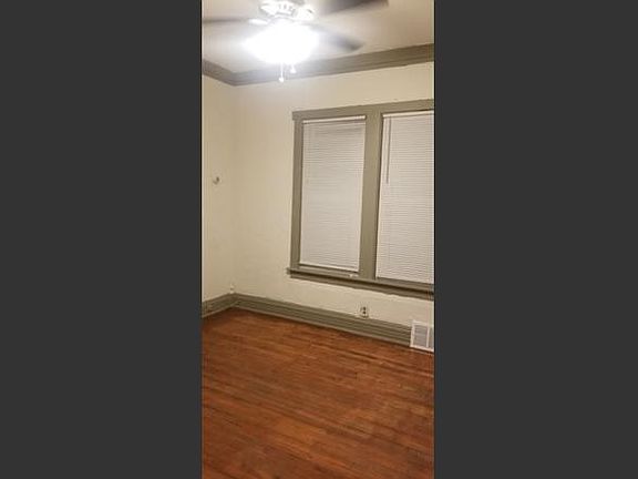5th image of 7234 S Peoria St #1