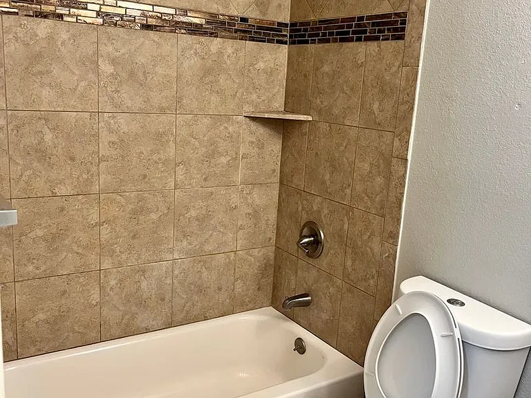 3352 W Harmont Dr #1 — Photo 14