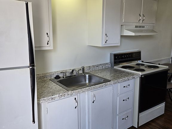 2nd image of 139 Church St #2