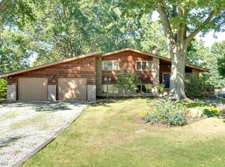 1594 Karl Dr, Akron, OH