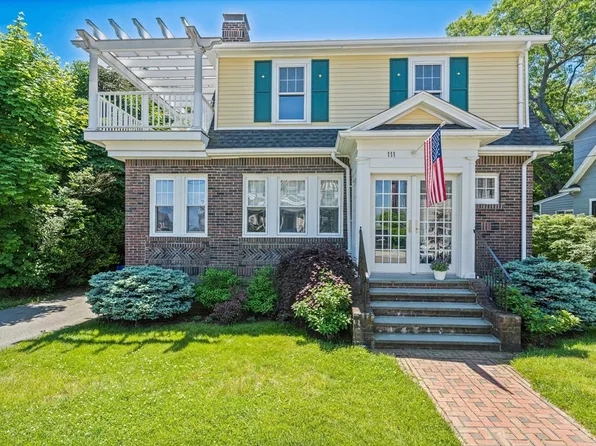 111 Shore Ave, Quincy, MA 02169