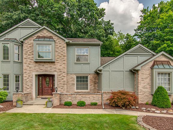 2nd image of 30422 Aston Ct