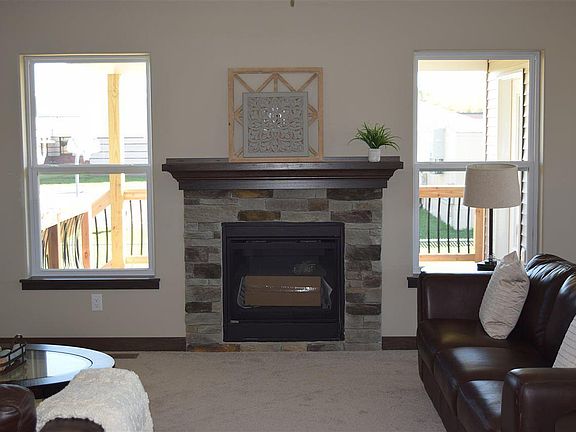2nd image of 220 Autumn Ct