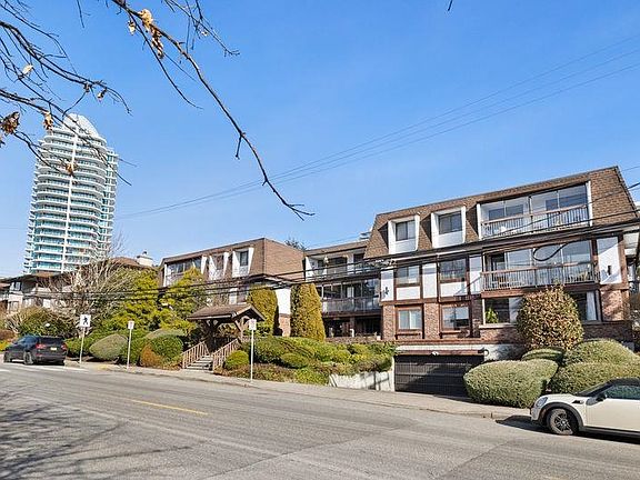 3rd image of 1444 Martin St #309