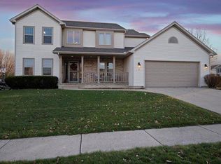 1 Swarthmore Dr, Bloomington, IL