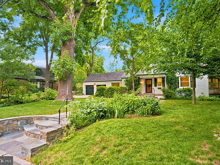 2375 N Vernon St — Photo 10