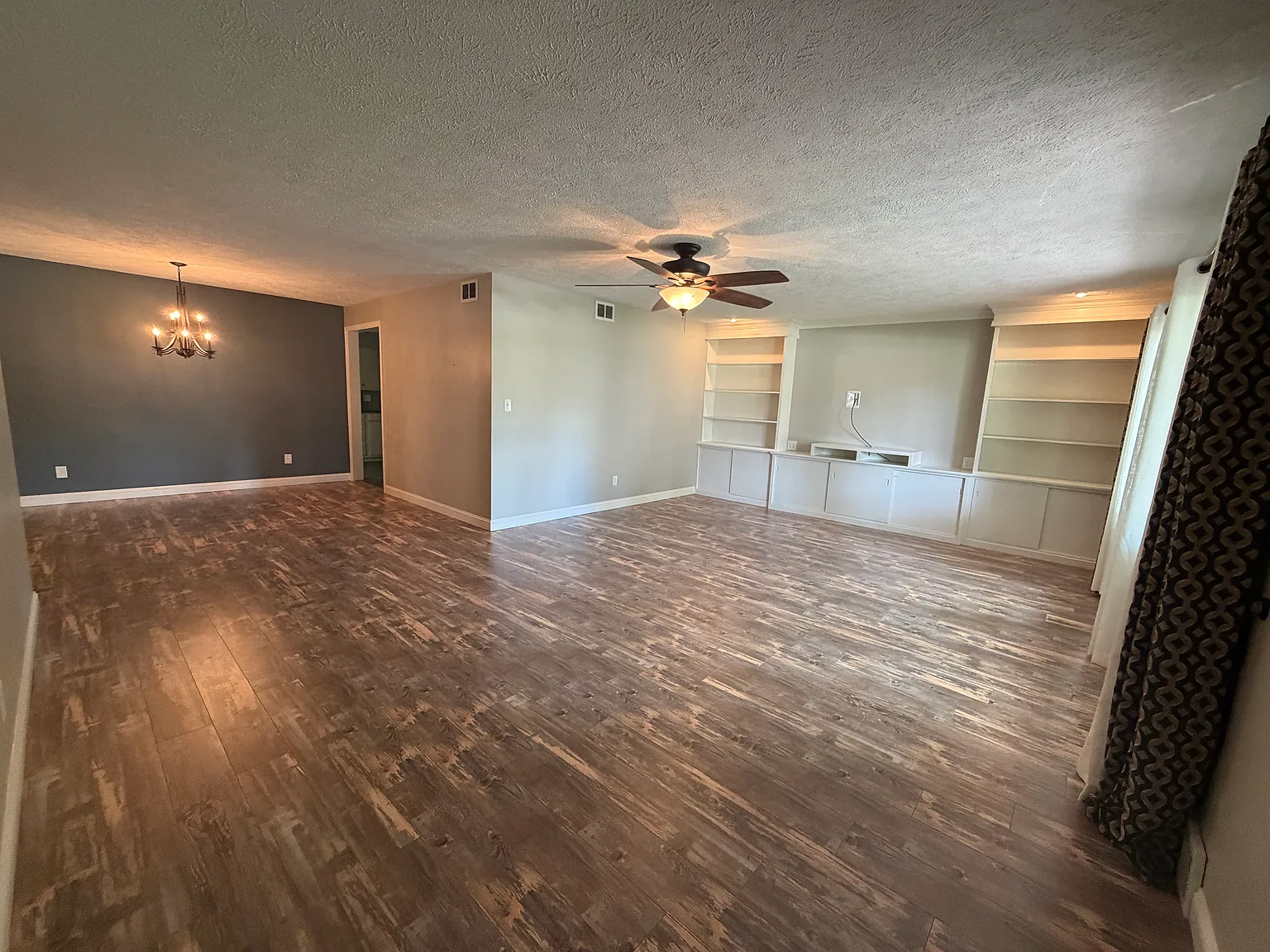 2 bed, 1.5 bath, 1693 sqft, $2,000 — Photo 3