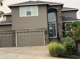 14739 SE Badger Creek Rd, Happy Valley, OR 97086