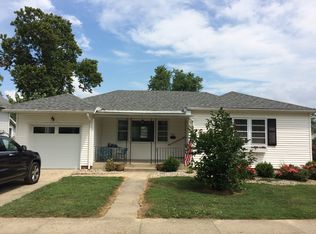 404 E Colorado Ave, Casey, IL 62420
