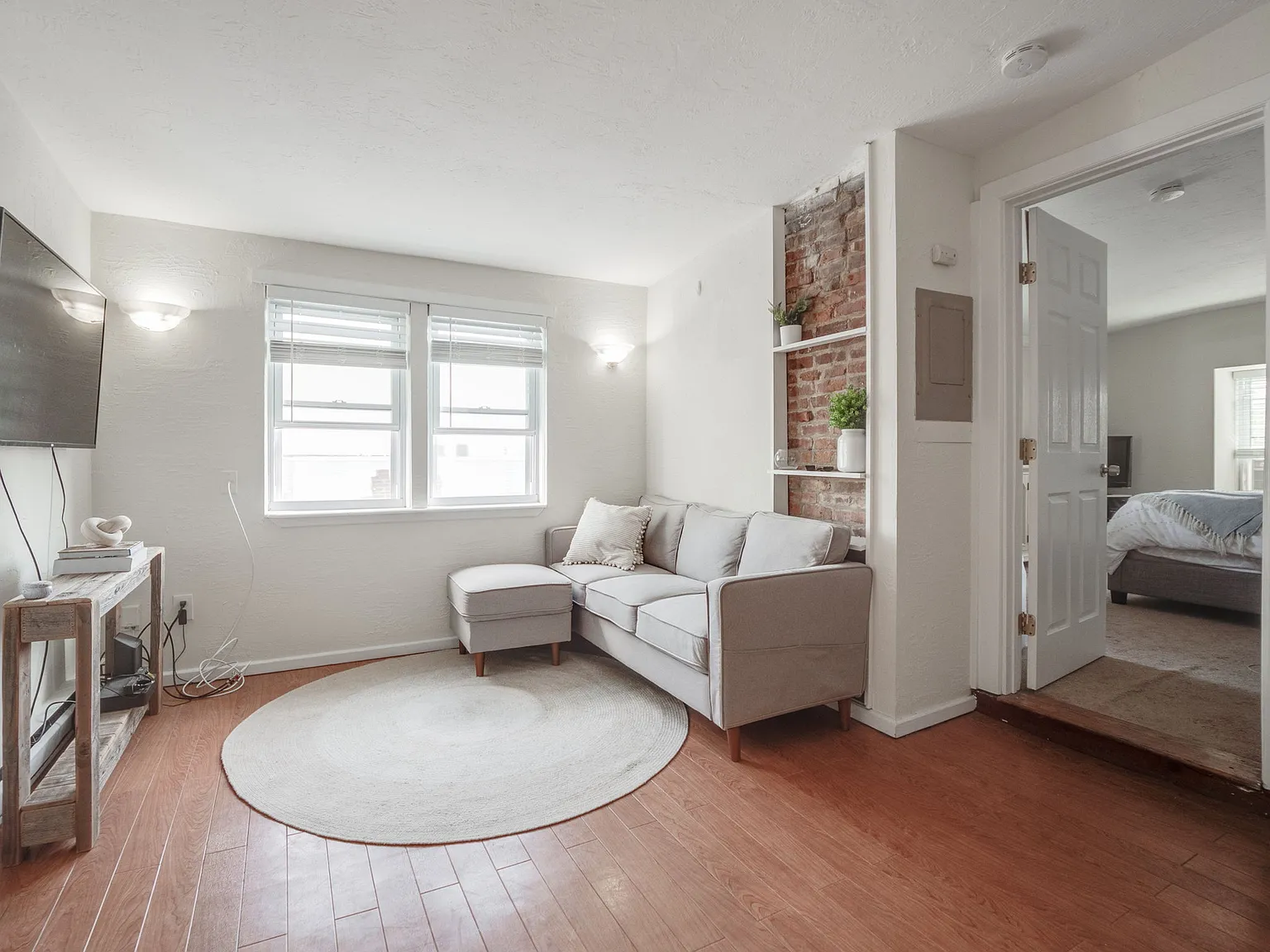 2 bed, 746 sqft, $3,500 — Photo 3