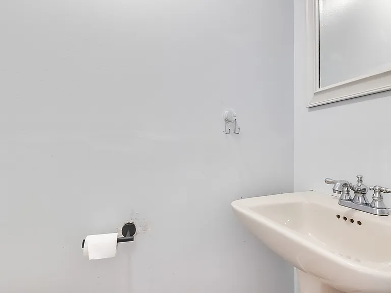 2106 Heather Dr — Photo 13