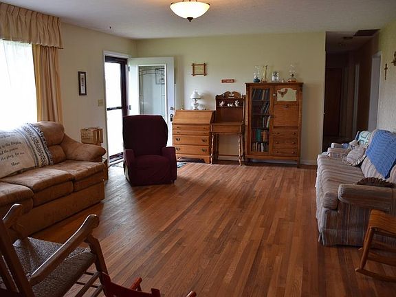 3rd image of 12786 Providence Pike