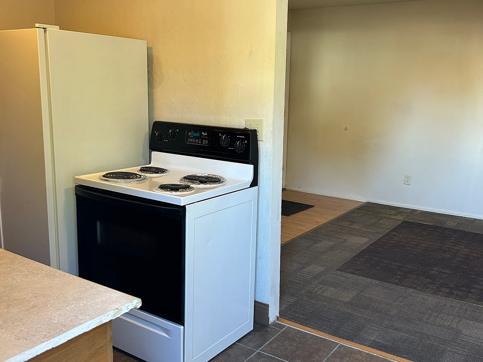 1 bed, 600 sqft, $950 — Photo 3