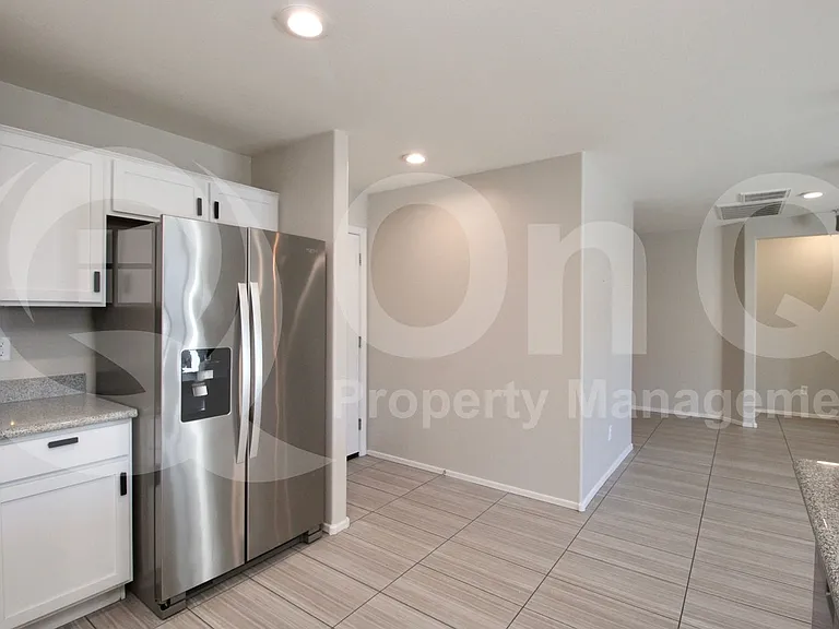 1877 W Overland St — Photo 3