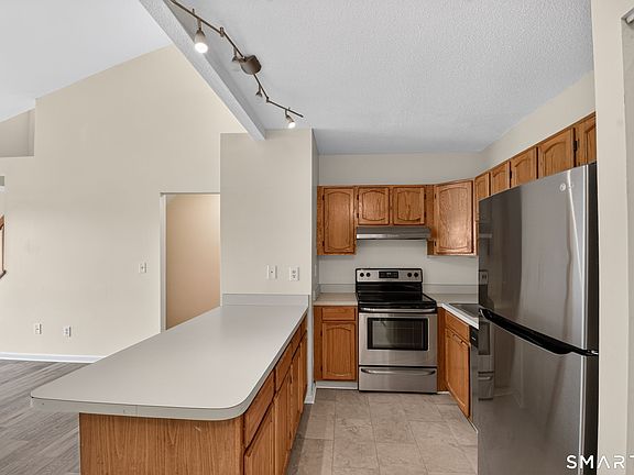 3rd image of 471 Whalley Avenue #D