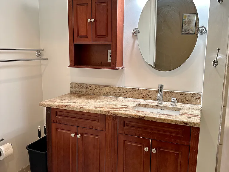 1115 Race St — Photo 16