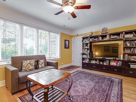 3rd image of 3304 N Oak Park Ave