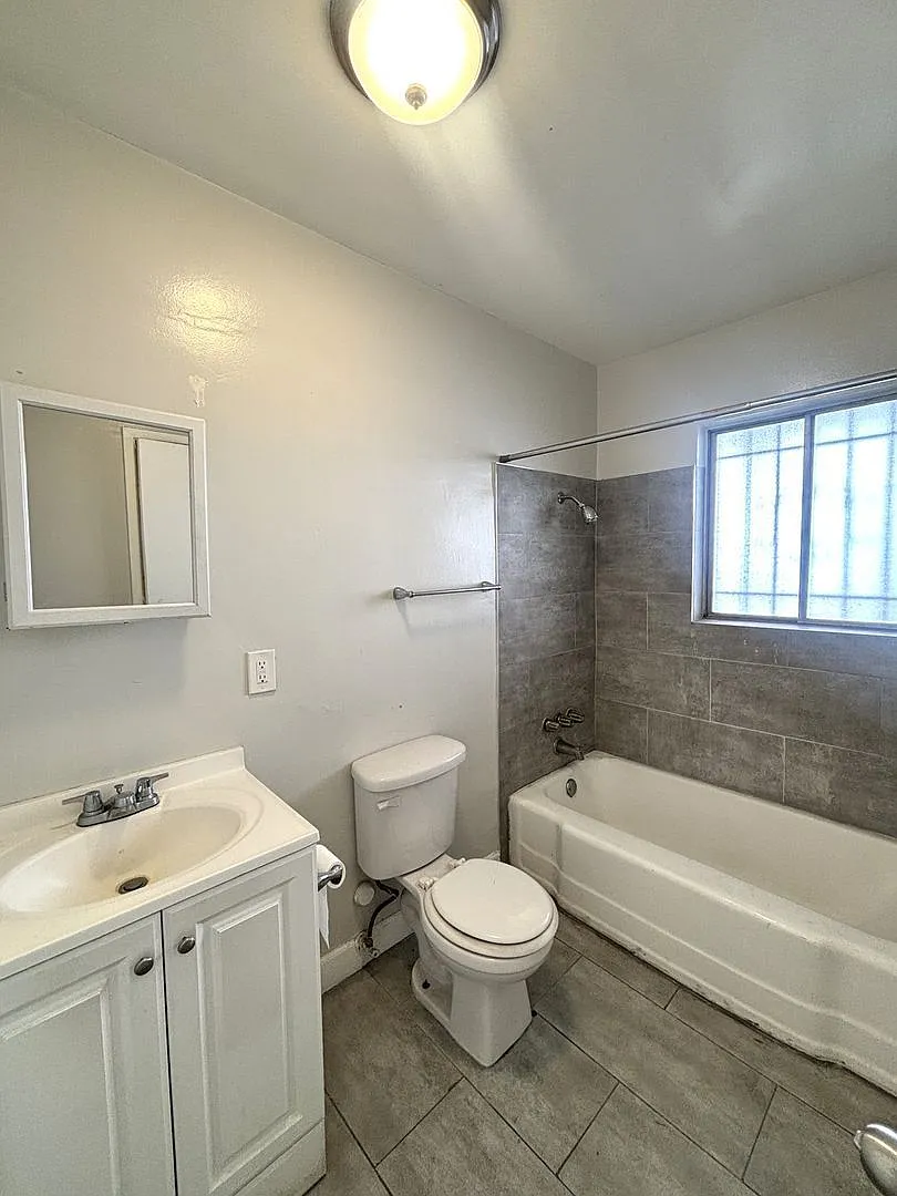 1 bed, 1.0 bath, $2,289 — Photo 4