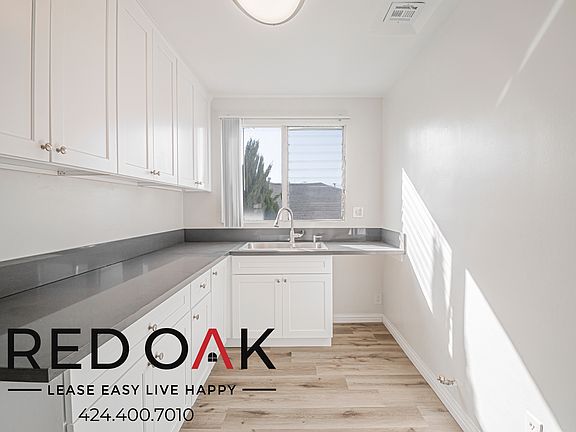 3rd image of 1327 N Laurel Ave APT 15