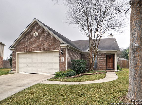 2nd image of 2556 Cove Trl