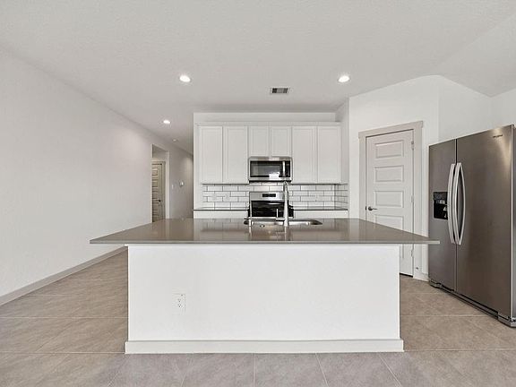 4th image of 30031 Reagans Ranch Dr