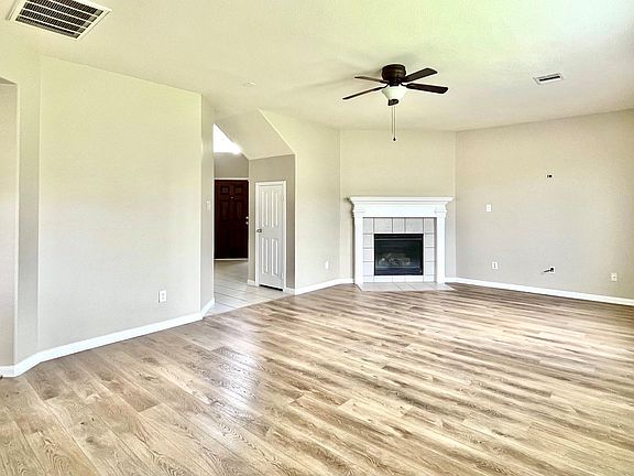5th image of 2522 Oakthorn Ct