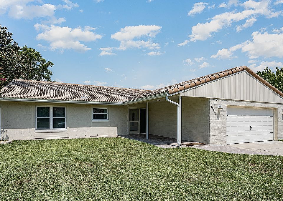 2nd image of 10670 Windsor Pl