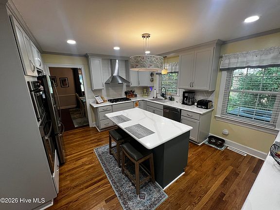 2nd image of 804 Raleigh Road Parkway W