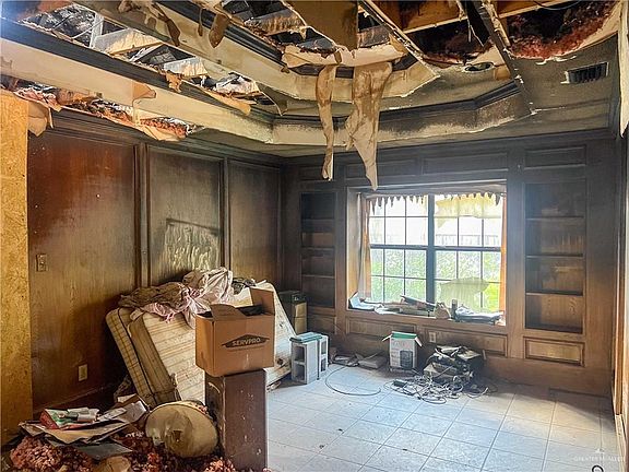 3rd image of 108 E Lark Ave