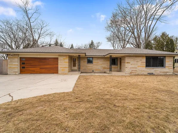 8415 North Port Washington ROAD, Fox Point, WI 53217