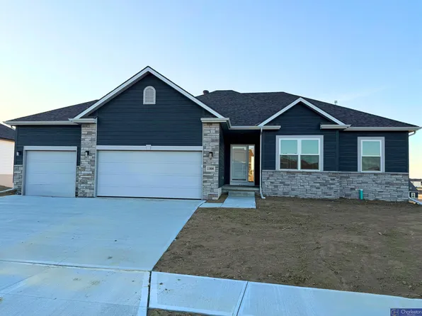 11904 S 118th St, Papillion, NE 68046