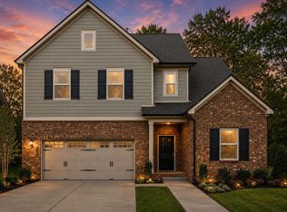 390 Triple Crown Cir, Gallatin, TN 37066