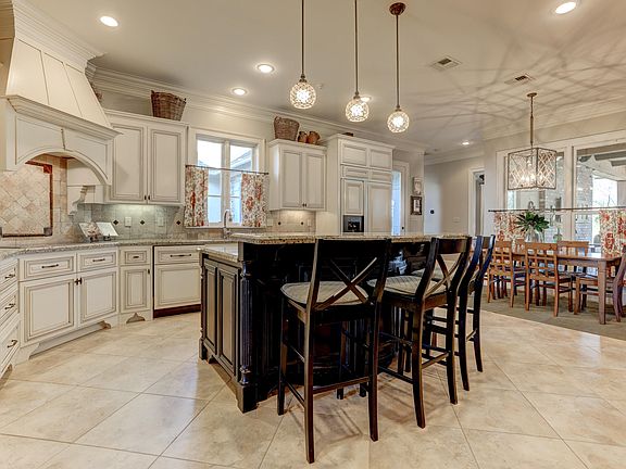 5th image of 115 Lantana Ct