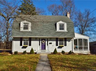 28 Lincoln Ave, West Hartford, CT 06117