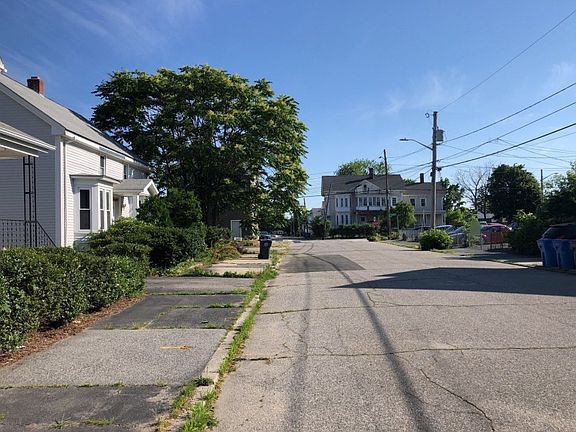 5th image of 147 Greenwood St