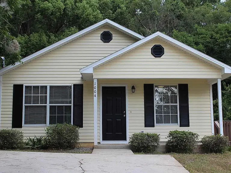 1004 Volusia St — Photo 1