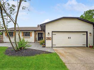 2310 Yorkshire Dr, Cedar Falls, IA 50613