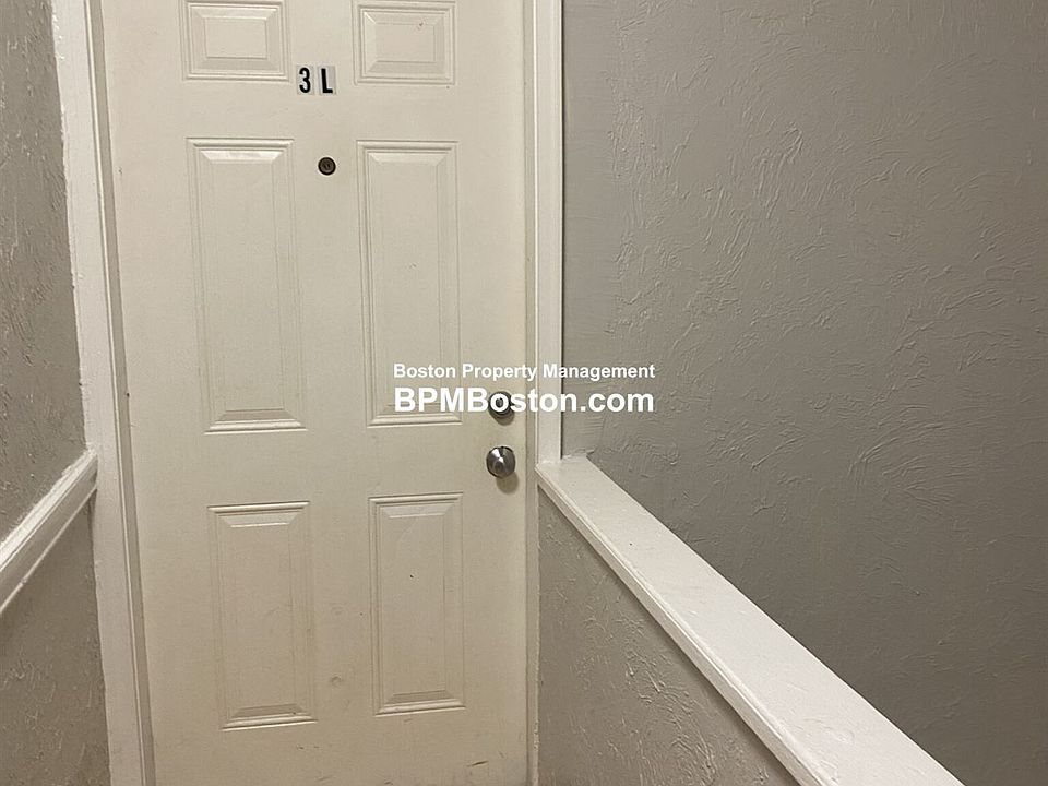 96-98 Woodledge #3L Boston Shared Unit Photo 2