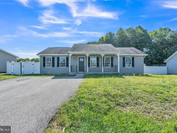 822 Yardley Dr, Prince Frederick, MD 20678