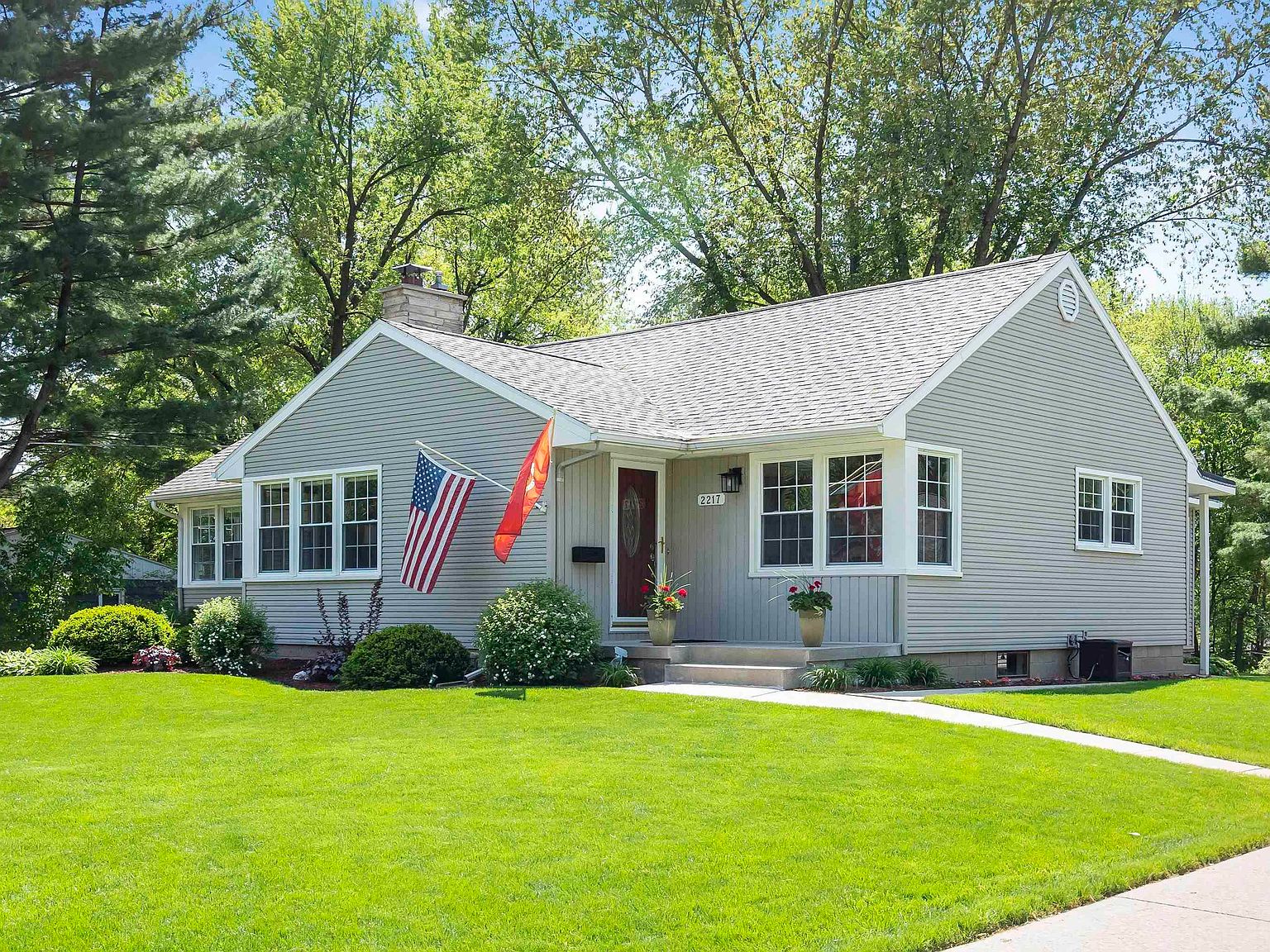 2217 Ashland Ave, Cedar Falls, IA 50613 Zillow