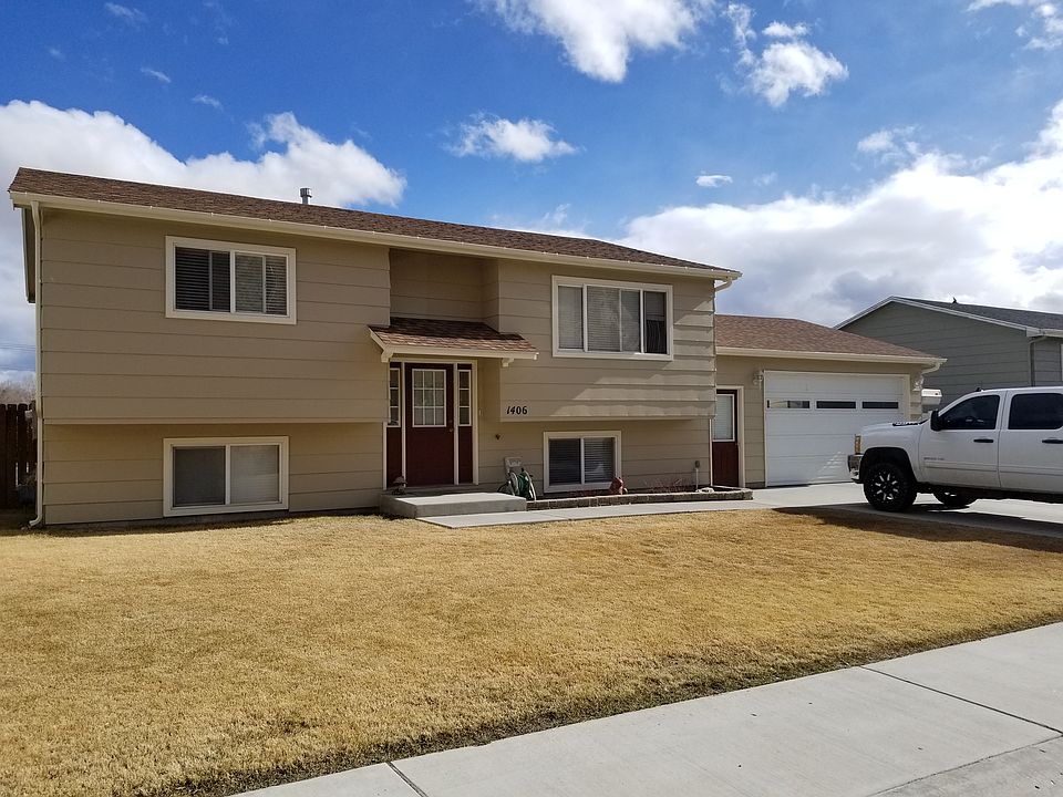 1st image of 1406 Veterans Park Dr