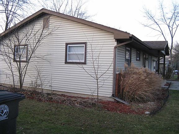 2nd image of 1825 Majestic Ln